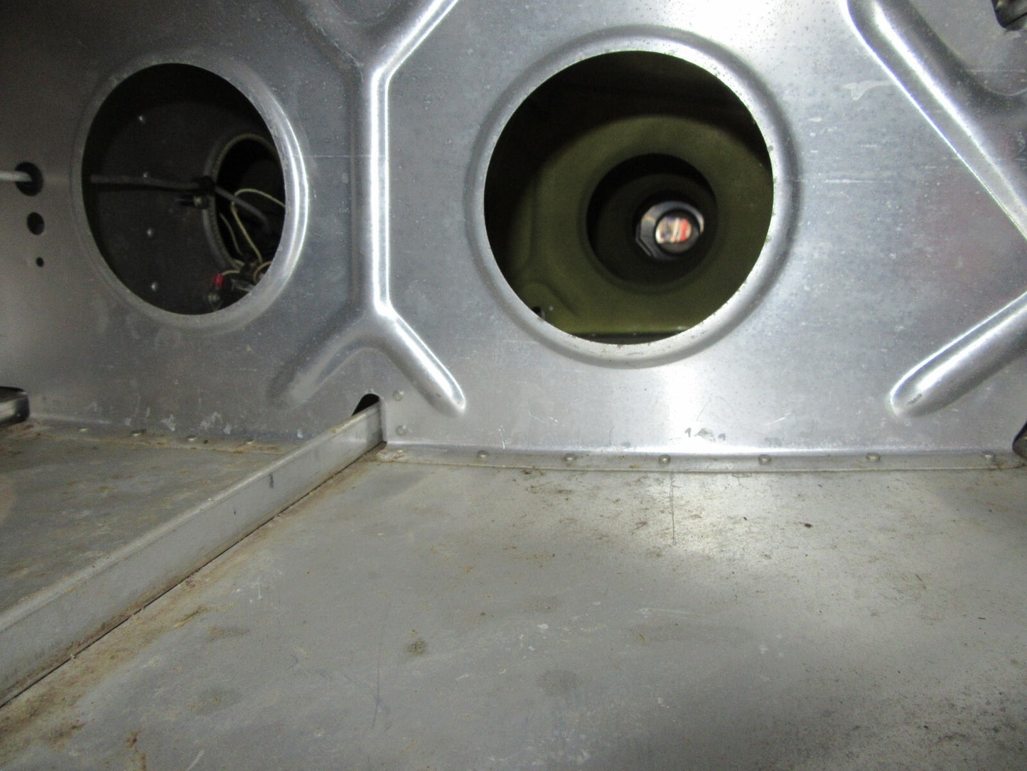 1977 Piper PA-28R-201T Arrow LH Wing P/N 35630-920 (0822-103)3