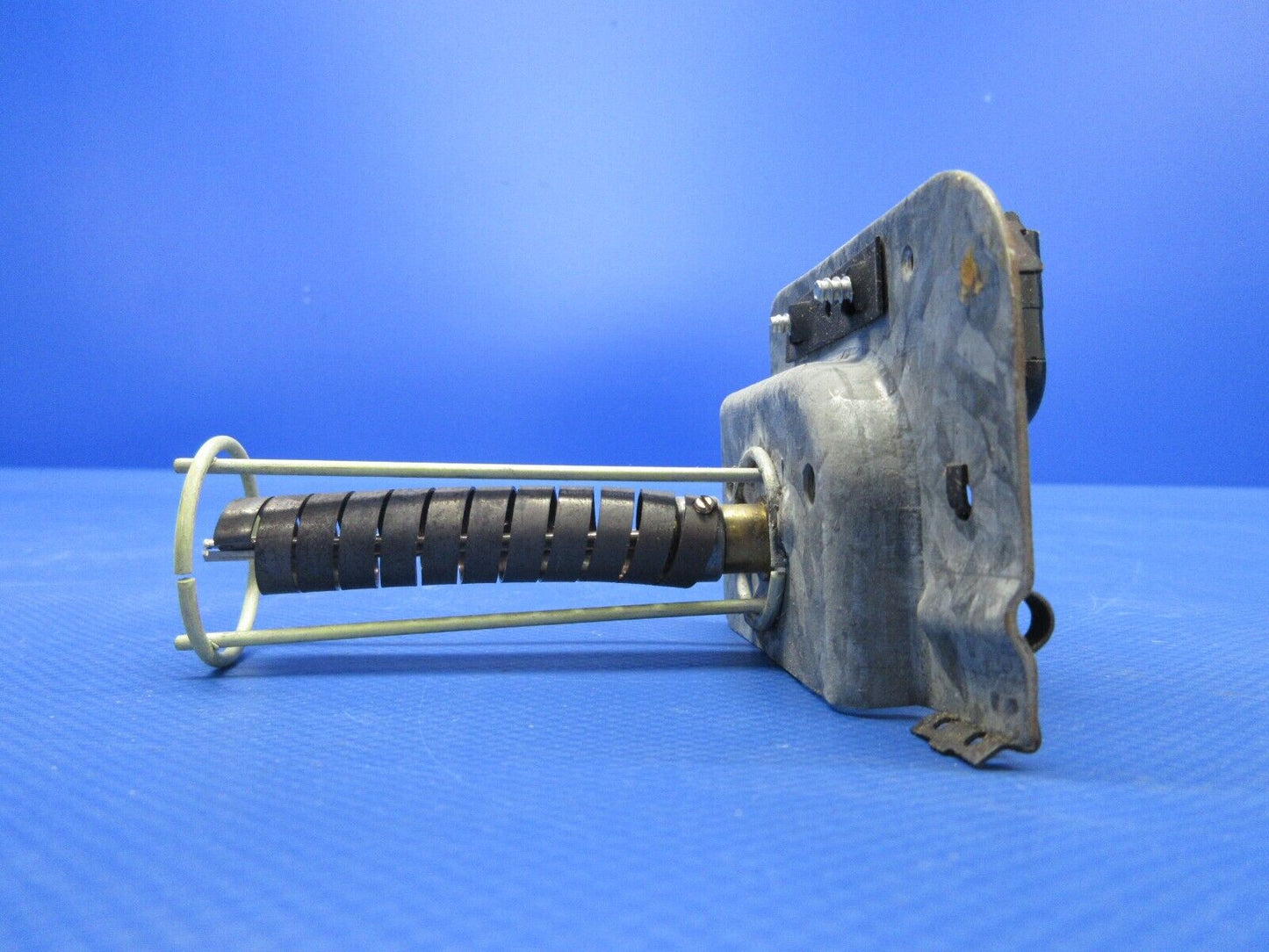 Stewart Warner Thermostat P/N G735011 NEW OLD STOCK (0424-1145)