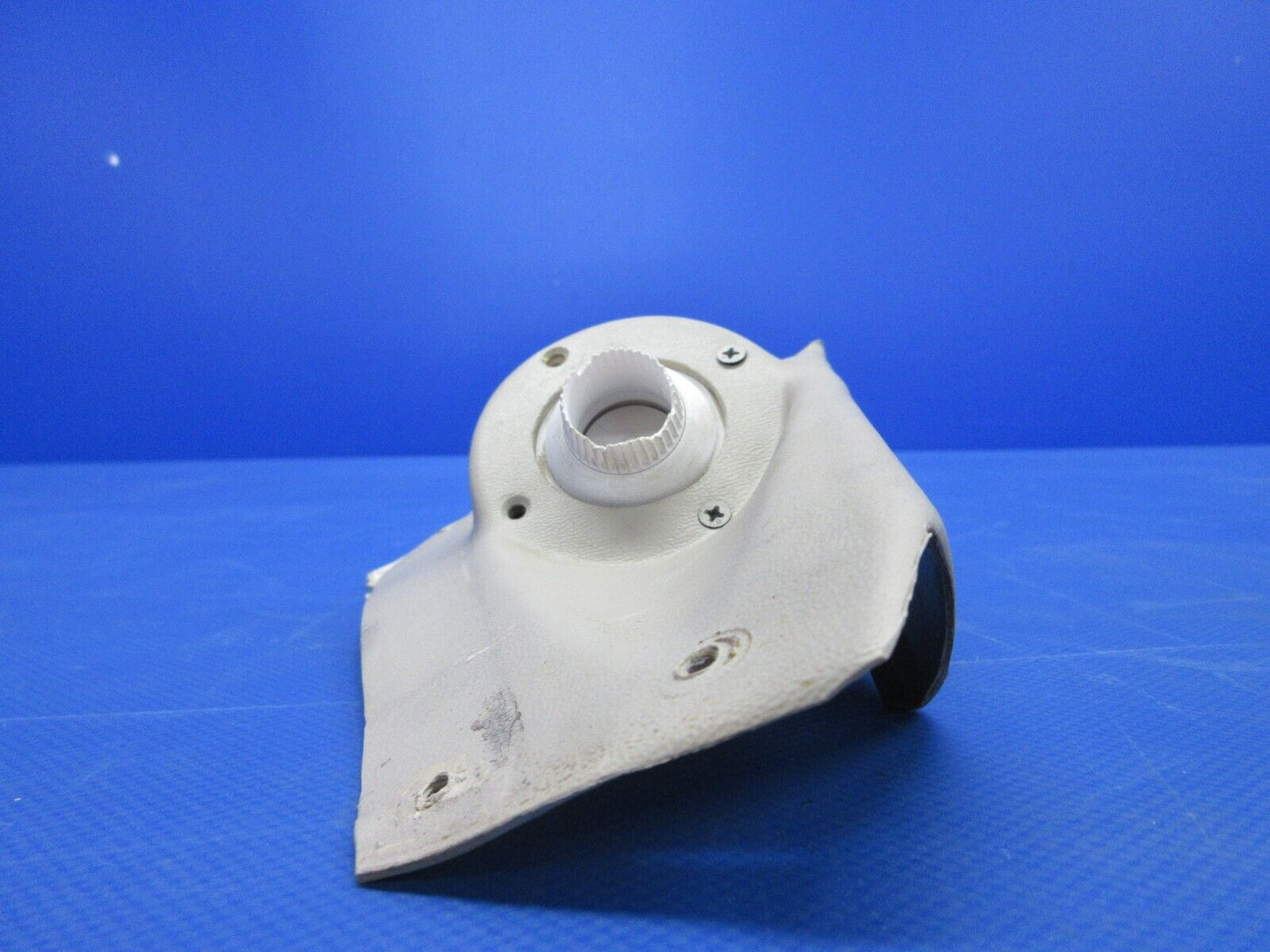 Beech 19A Musketeer Outlet RH Escutcheon P/N 169-534026-2 (0424-1337)