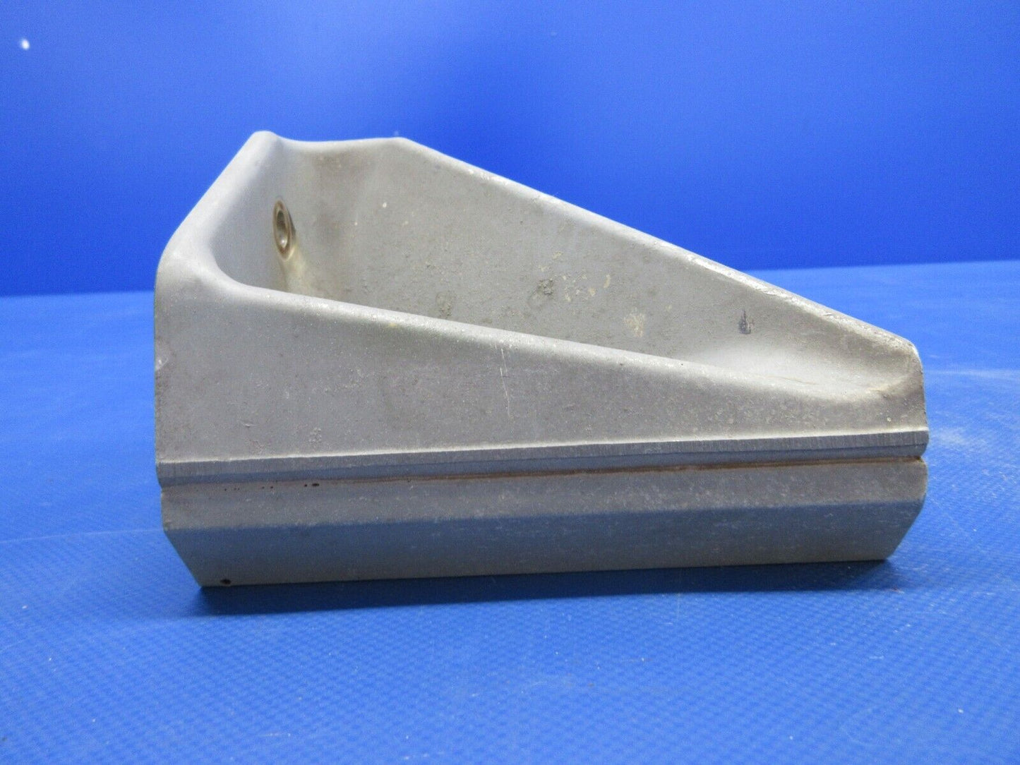 Grumman Yankee AA-1B Main Landing Gear Bracket LH P/N 5701065-1 (0424-1412)