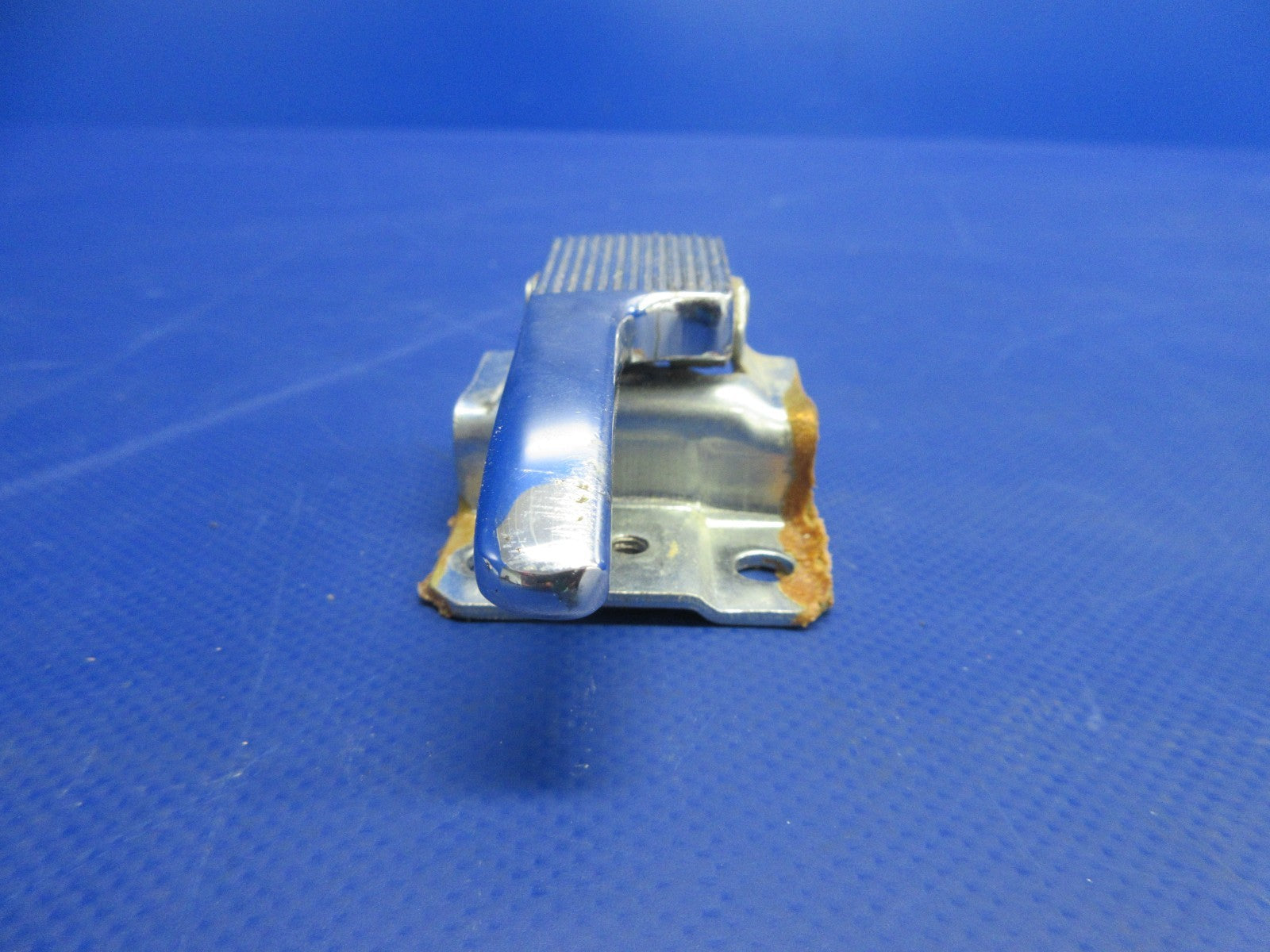 Piper AFT Cabin Door Side Latch w/Handle P/N 68188-00 (0626-890)5