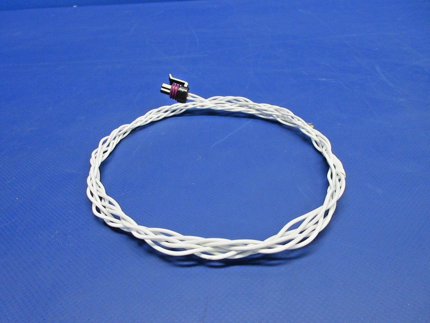 Cirrus SR20 / SR22 Pressure Sensor Connector P/N 29613-001 NOS (0426-741)10
