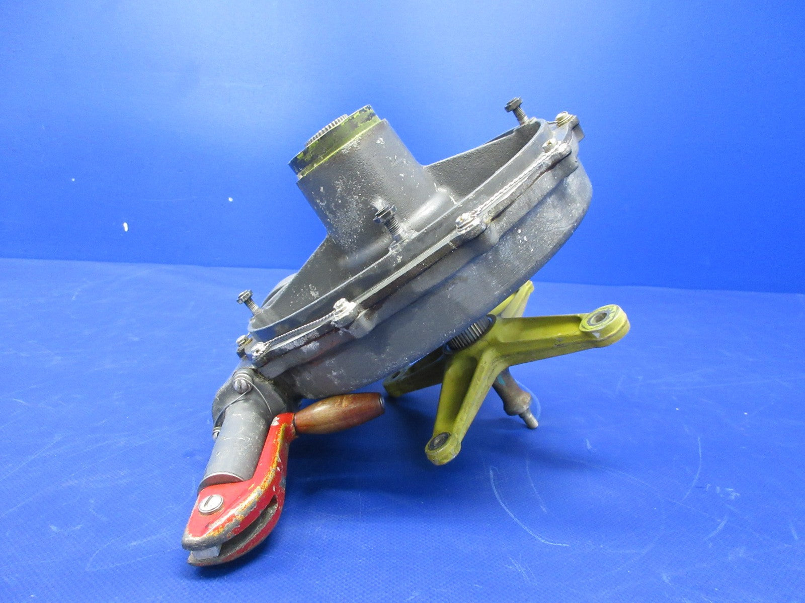 Beech 95 / D95A Travel Air Main Gear Retract Actuator P/N 95-810017-7 (0326-846)9
