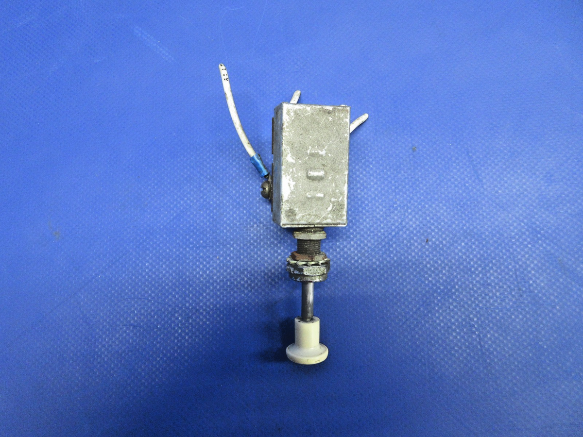 Cessna Landing Light Switch (2 position) P/N 0713035 (0826-916)1