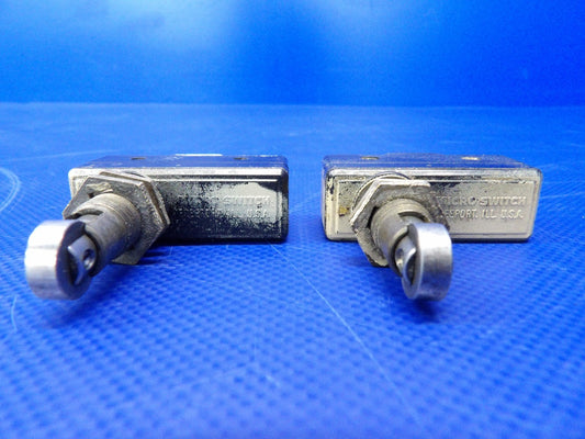 Piper Cheyenne Micro Switch Main Gear Door 688-147 LOT OF 2 TESTED (0626-1269)0