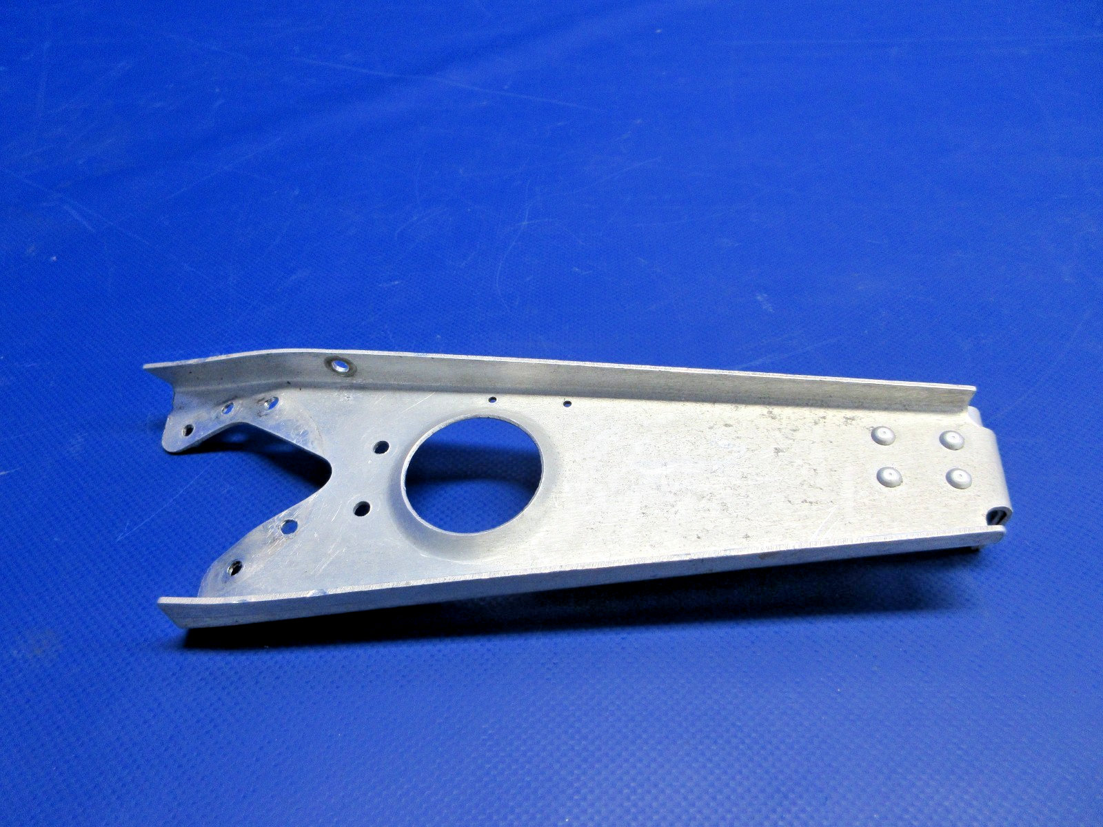 Beech D95A Travel Air RH Engine Controls Bracket P/N 95-940000-47 (0326-917)11
