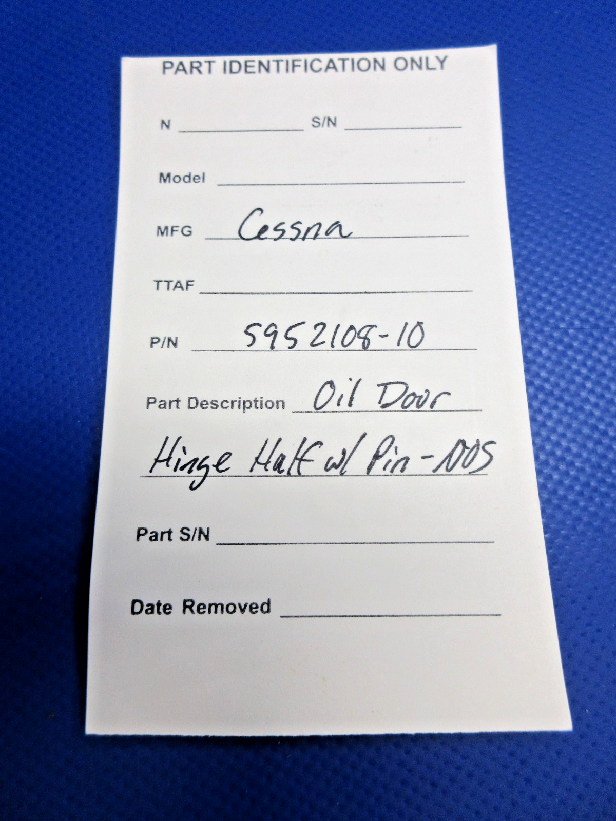 Cessna Oil Door Hinge Half w/Pin P/N 5952108-10 NOS (0926-728)15