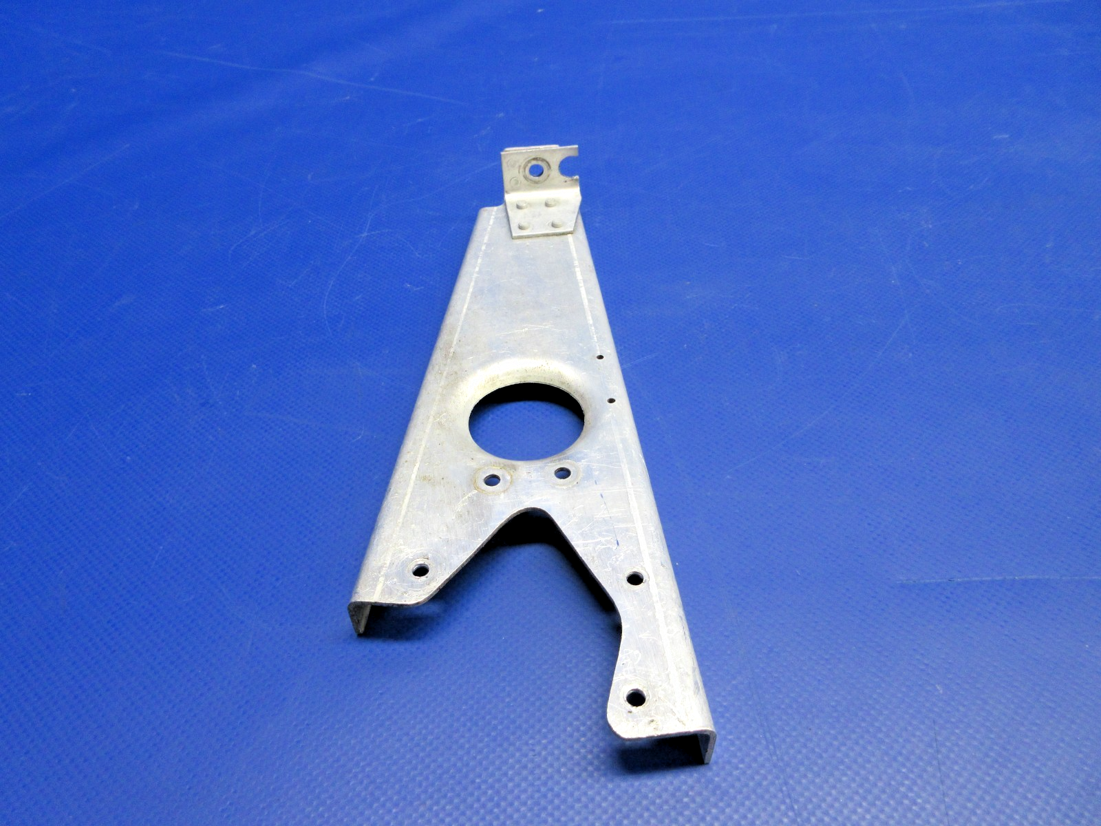 Beech D95A Travel Air LH Engine Controls Bracket P/N 95-940000-43 (0326-918)4