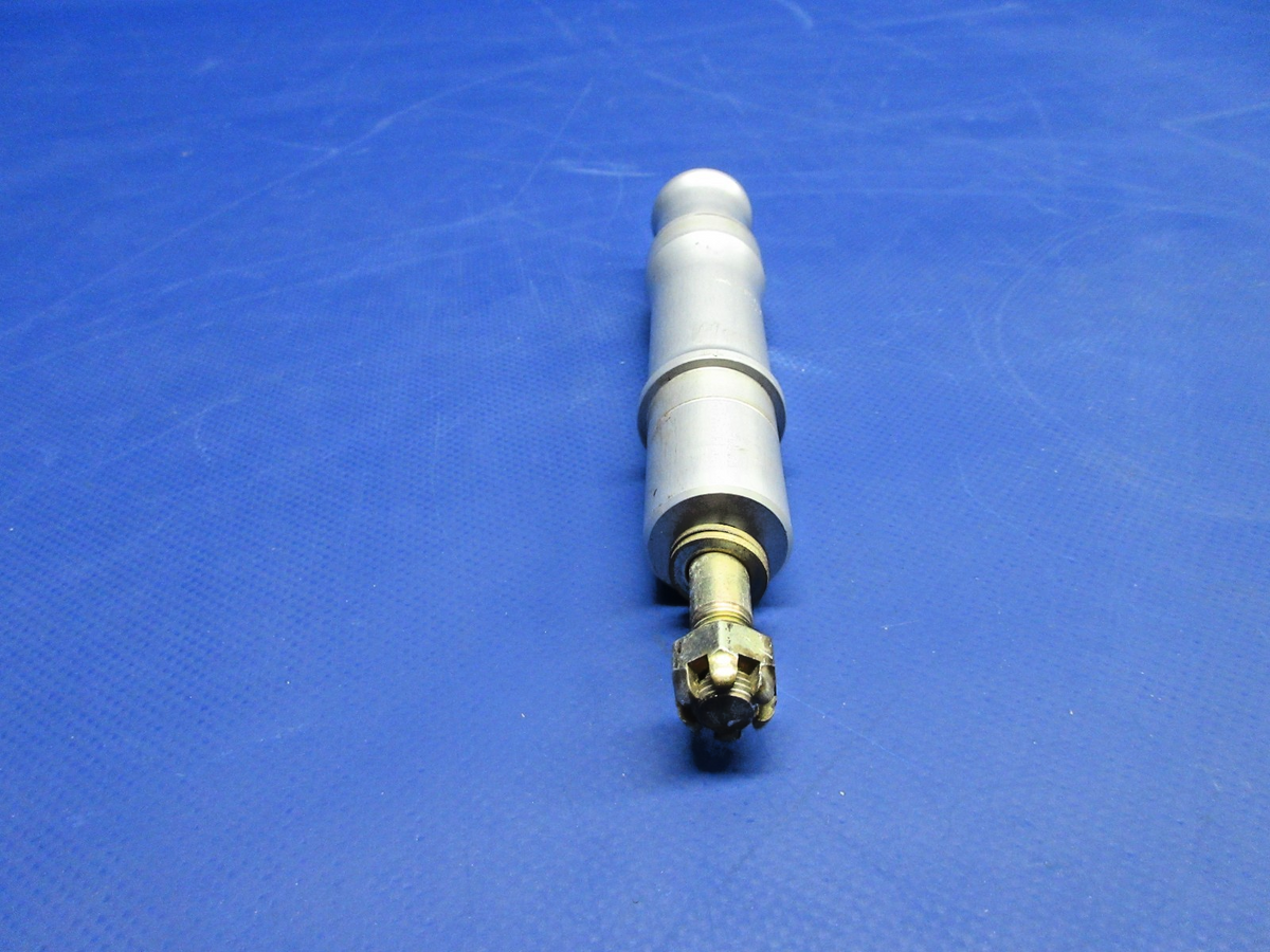 Cirrus SR22 Beringer Nose Wheel Axle P/N AV-CIRR-003 (0926-780)6