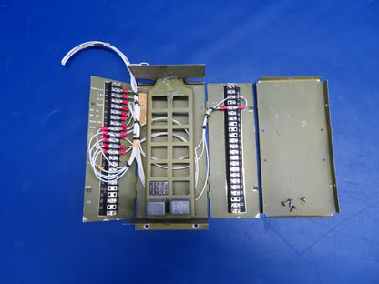 Cessna 421 Terminal Box P/N 353-19-10-386 (0726-457)8