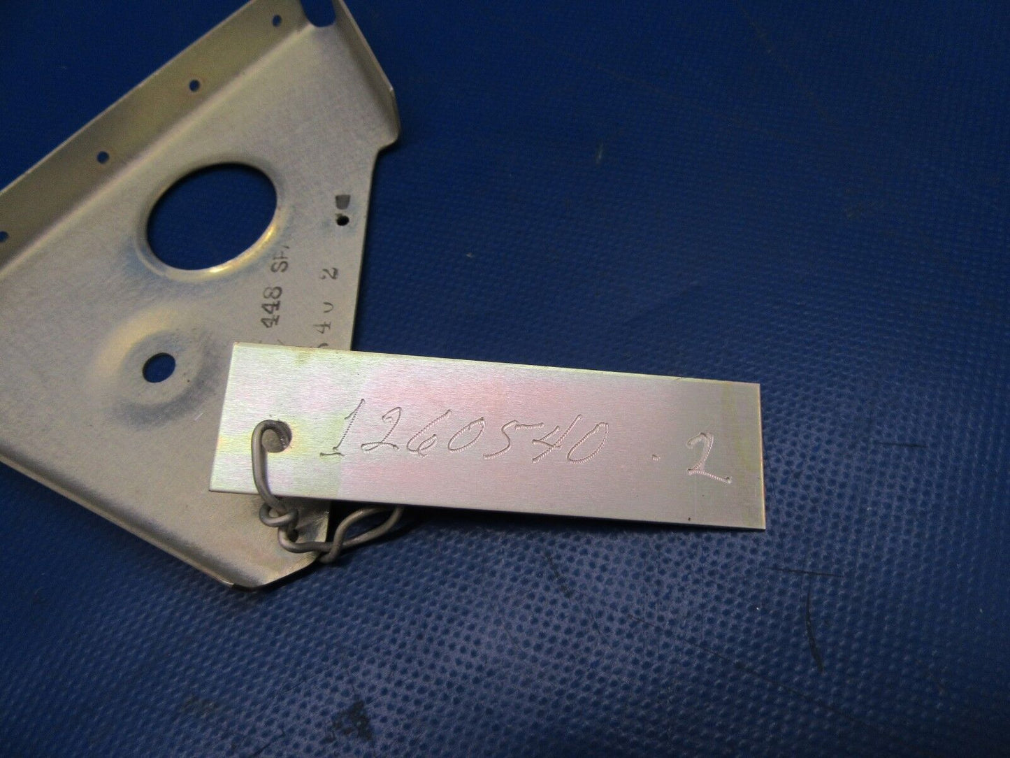 Cessna P210 Pulley Bracket RH Fuselage P/N 1260540-2 NOS (0119-217)