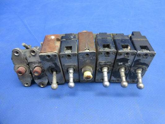 Bell 47J-2 Helicopter Assorted Switches & Circuit Breakers 43A8304 (1124-894)0