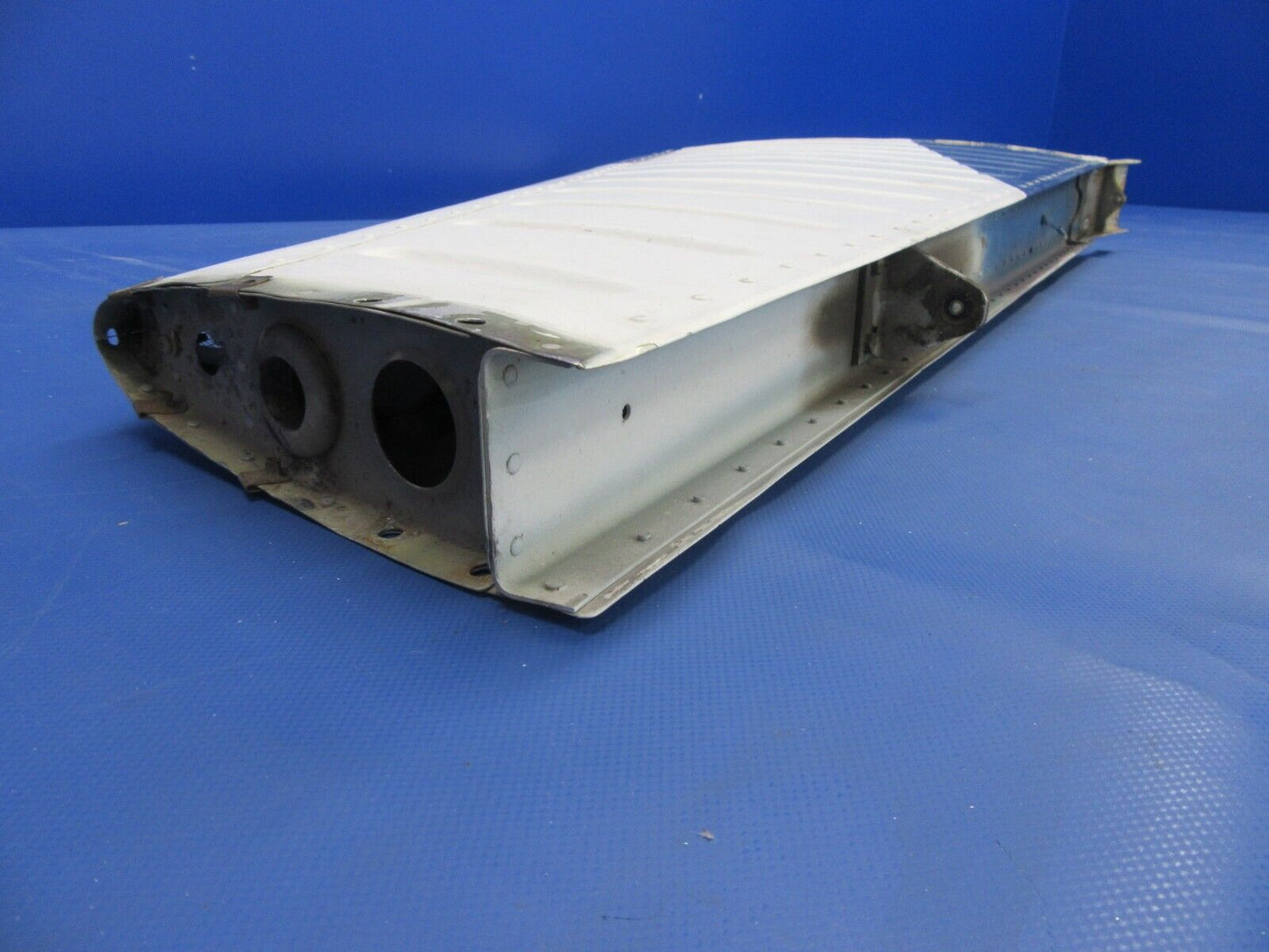 Piper PA-28-161 Warrior Vertical Stabilizer / Fin Assy P/N 66975-03 (0724-10)