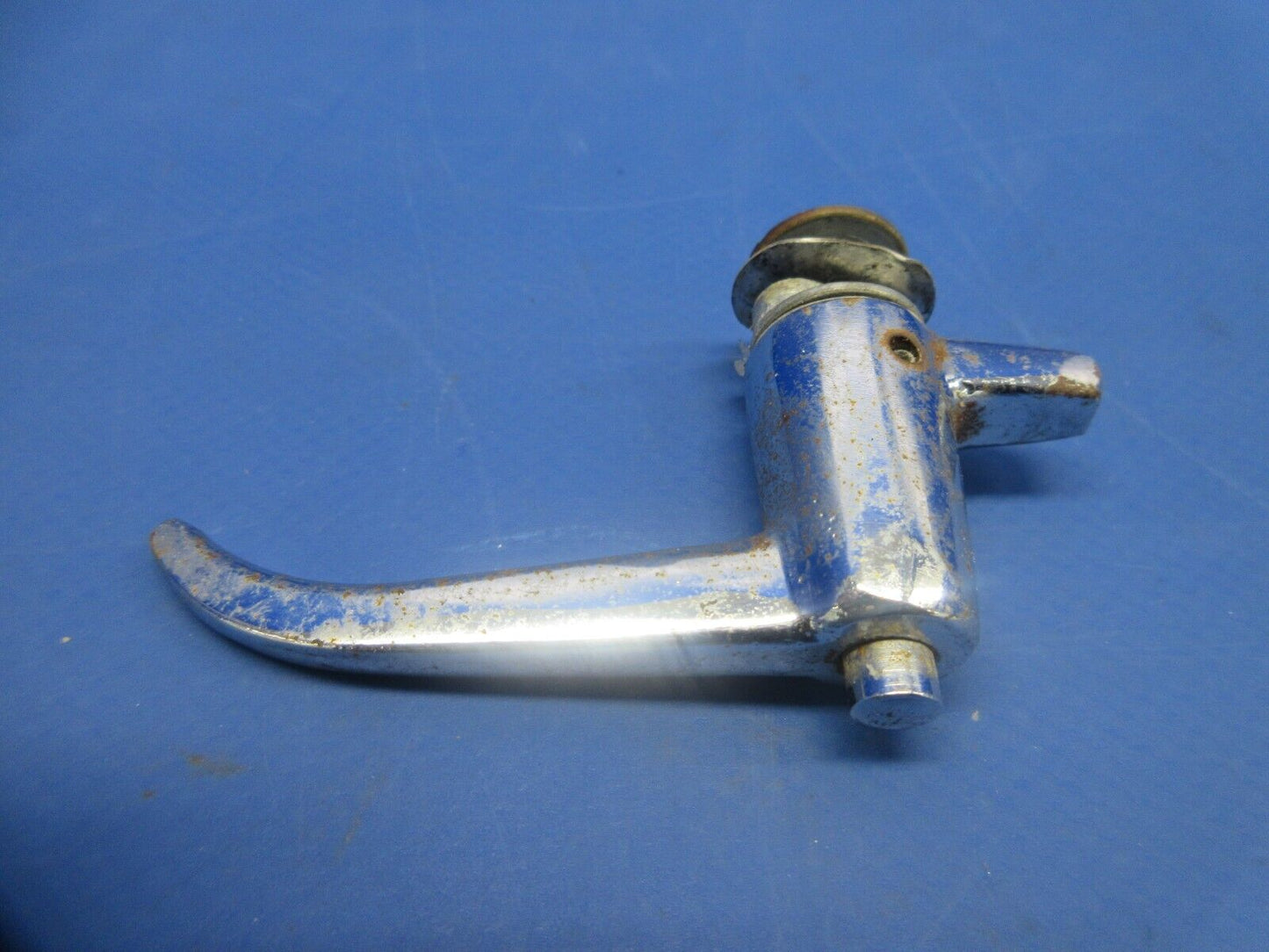 Cessna 310 / 310R Foul Weather Window Hook & Handle P/N 0811723-5 (1124-714)