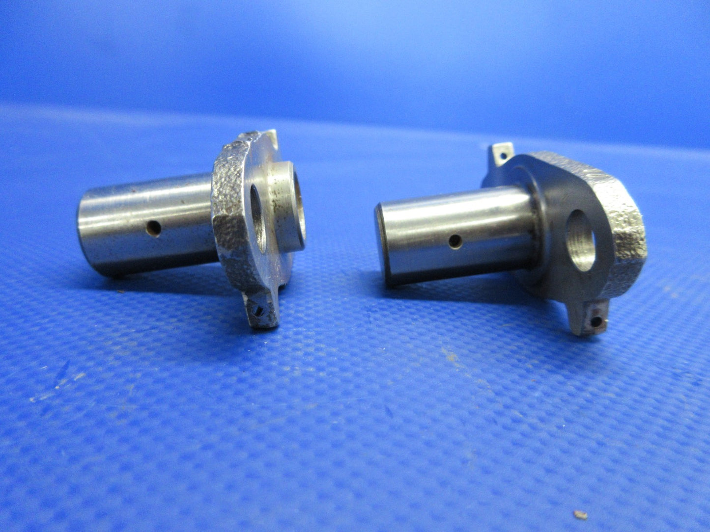 Lycoming O-320 Crankshaft Idler Gear Shaft w/8130 LW-13796 LOT OF 2 (0226-974)9