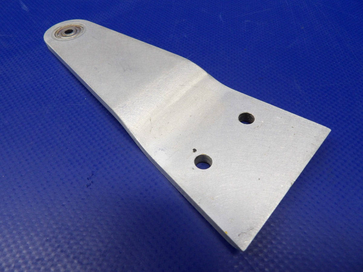 Cirrus SR22 INBD Aileron Hinge P/N 10332-413 (0926-1224)7