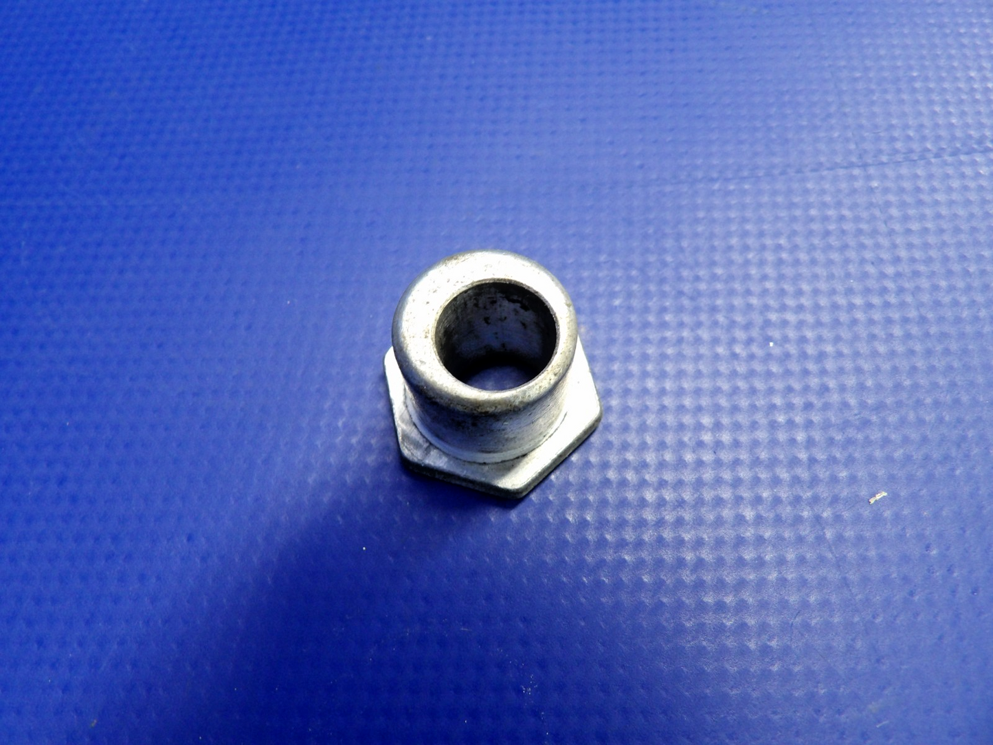 Cessna 172 / 172G Wing Bolt Bushing P/N 0512123 LOT OF 4 (0326-1216)3