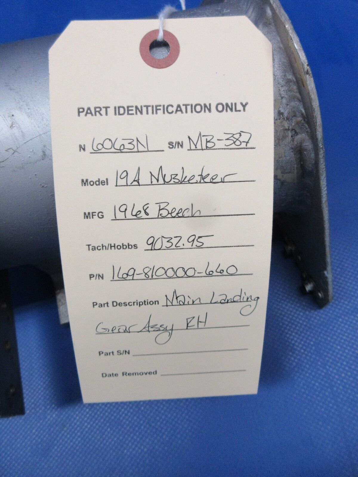 Beech 19A Musketeer Main Landing Gear Assy RH P/N 169-810000-660 (0424-653)