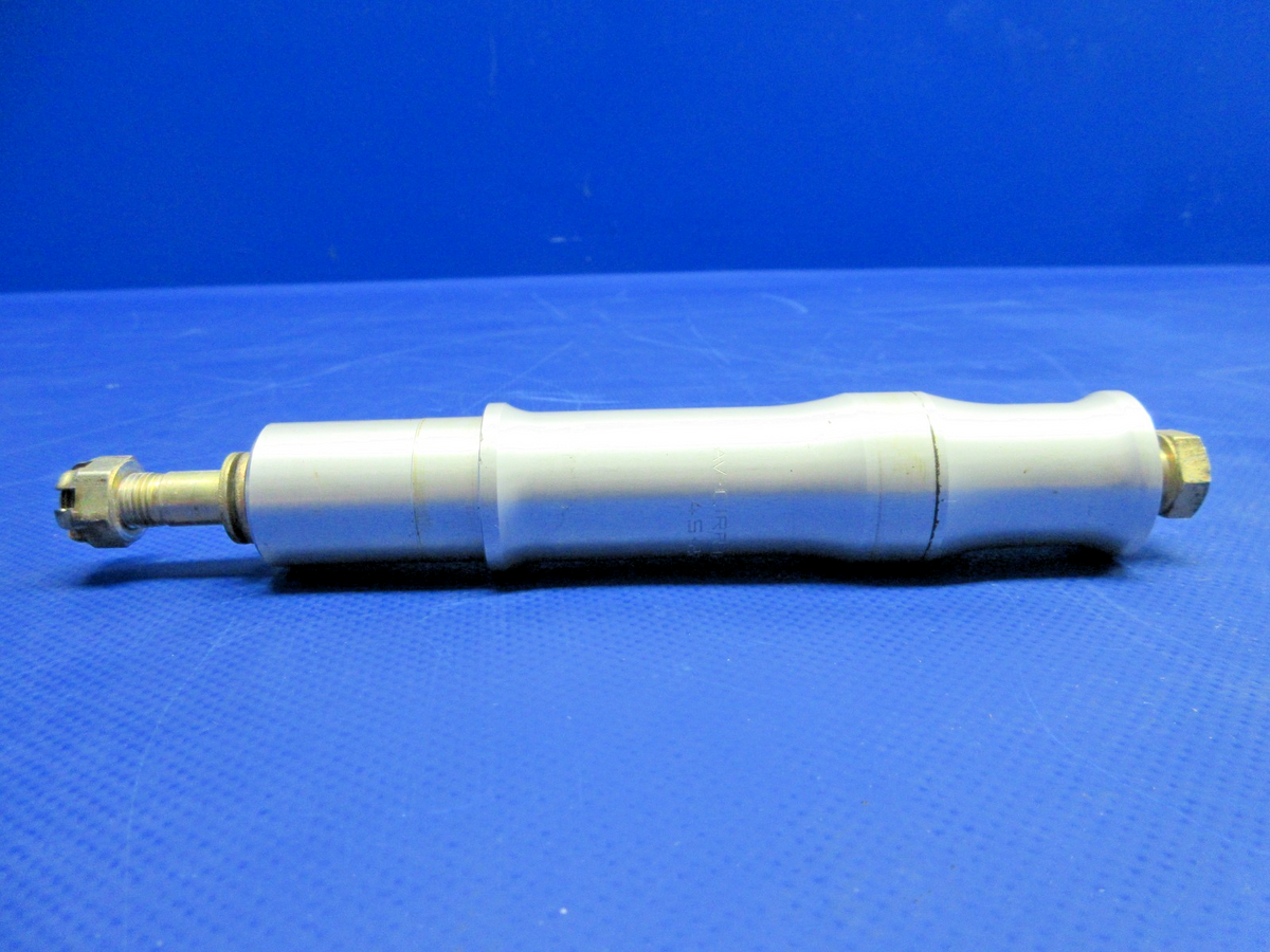 Cirrus SR22 Beringer Nose Wheel Axle P/N AV-CIRR-003 (0926-780)2