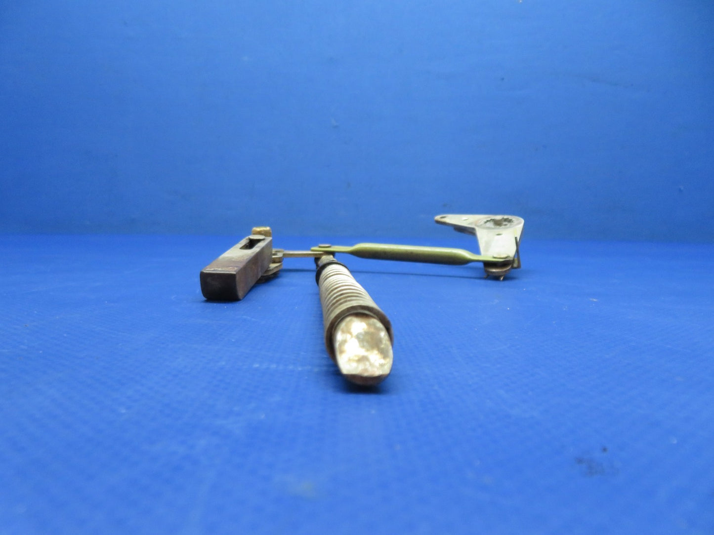 Beech 58 Baron FWD Utility Door Latch P/N 36-430012-5 (0326-126)17