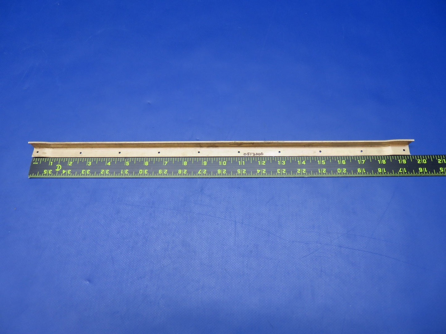 Cessna Fuselage Bulkhead Reinforcement Angle RH P/N 0513000-9 NOS (0625-1217)12