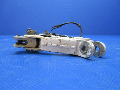 Piper PA-34-200T Seneca II RH MG Truss Assy w/ Switch P/N 78721-03 (0924-1374)