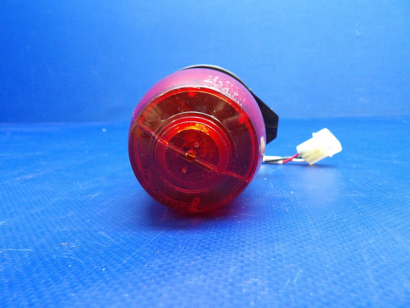 Whelen A470A Red Strobe Light P/N 01-0770019 TESTED (0426-1348)3