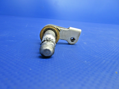 Cessna 172 / 172M LH Cabin Door Handle Shaft P/N 1511212-6 (0926-867)4