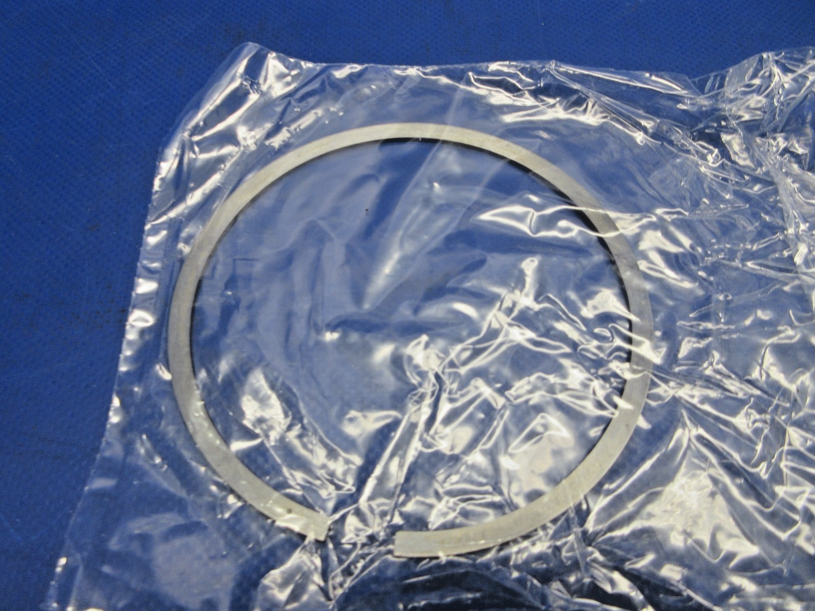 Continental Piston Ring Set P/N 649225 NOS (0426-752)9