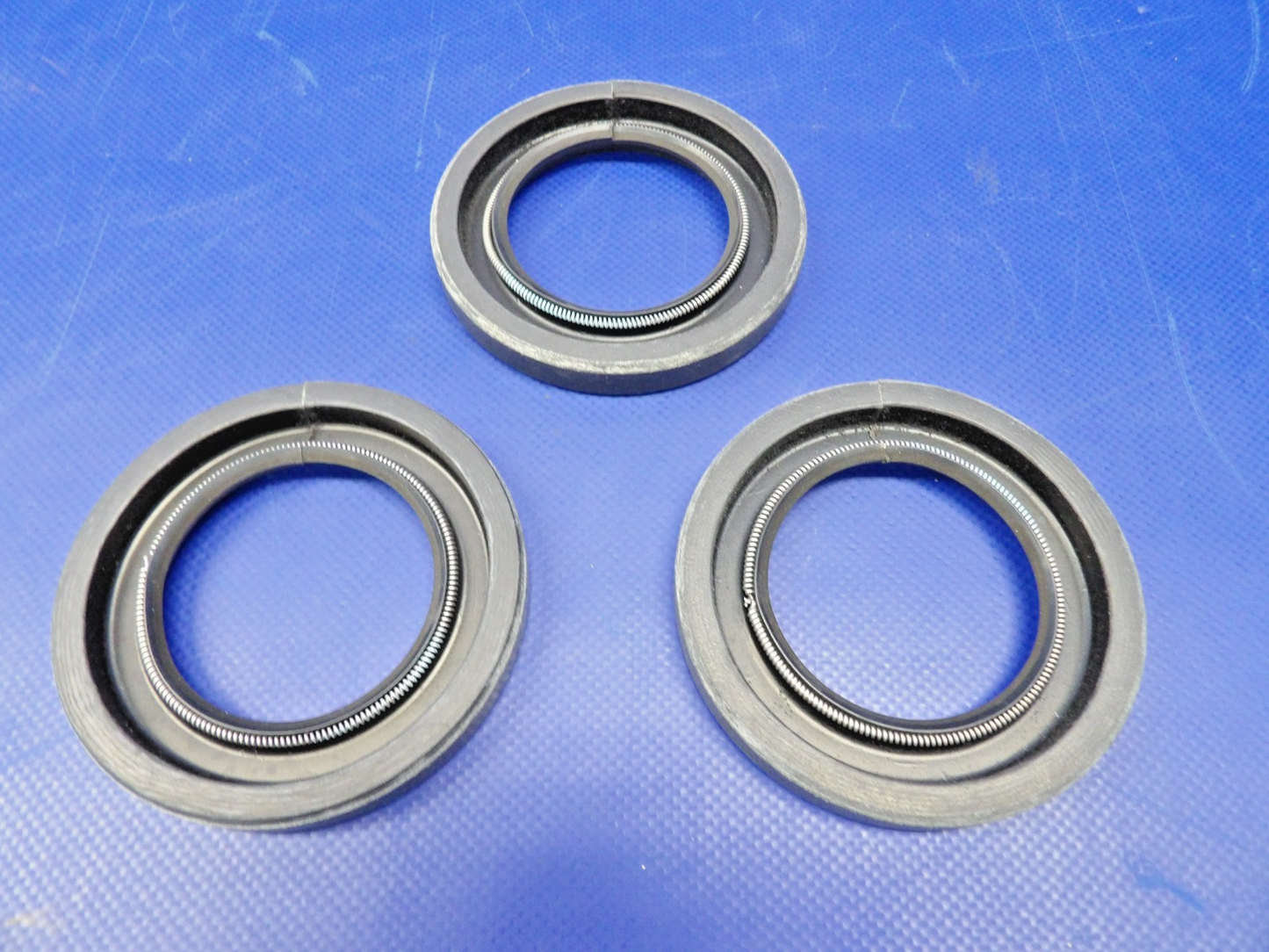 Continental Crankshaft Taper Oil Seal P/N 530917 LOT OF 3 NOS (0426-1360)5