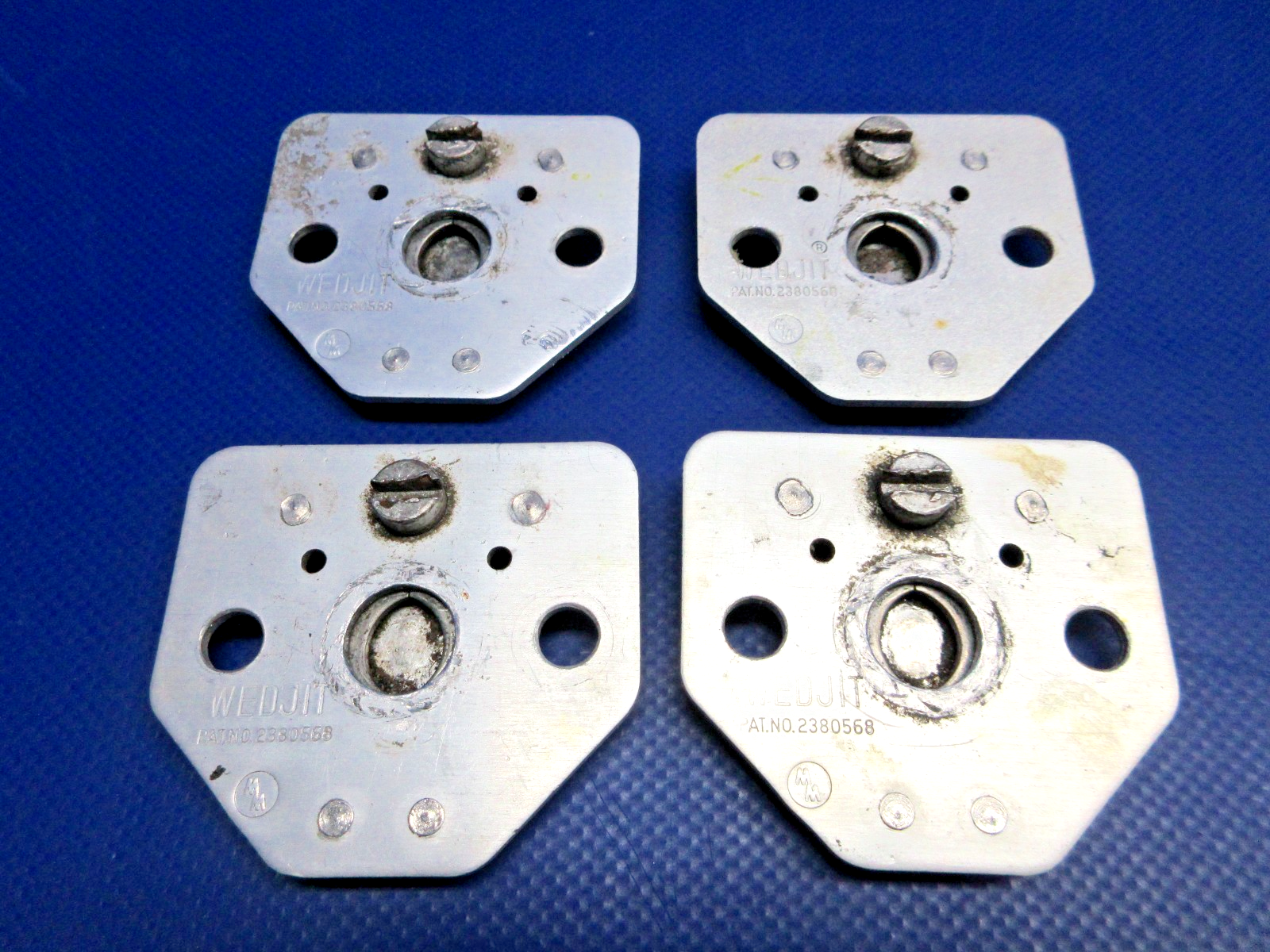 Cessna 310 / 310I Wedjit Cabin Seat Plate P/N 295409 LOT OF 4 (0326-819)1