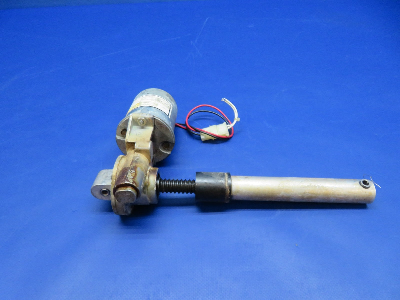 Beech 76 Duchess Flap Actuator w/ Motor 12/14v P/N D151-00-1 TESTED (0326-102)10