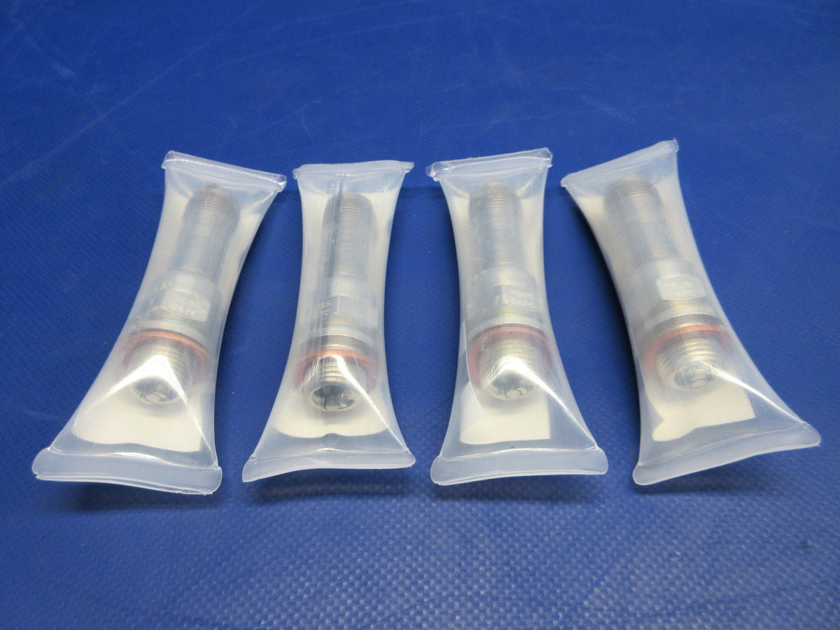 Tempest Spark Plug P/N URHM38E LOT OF 4 NOS (0826-854)7