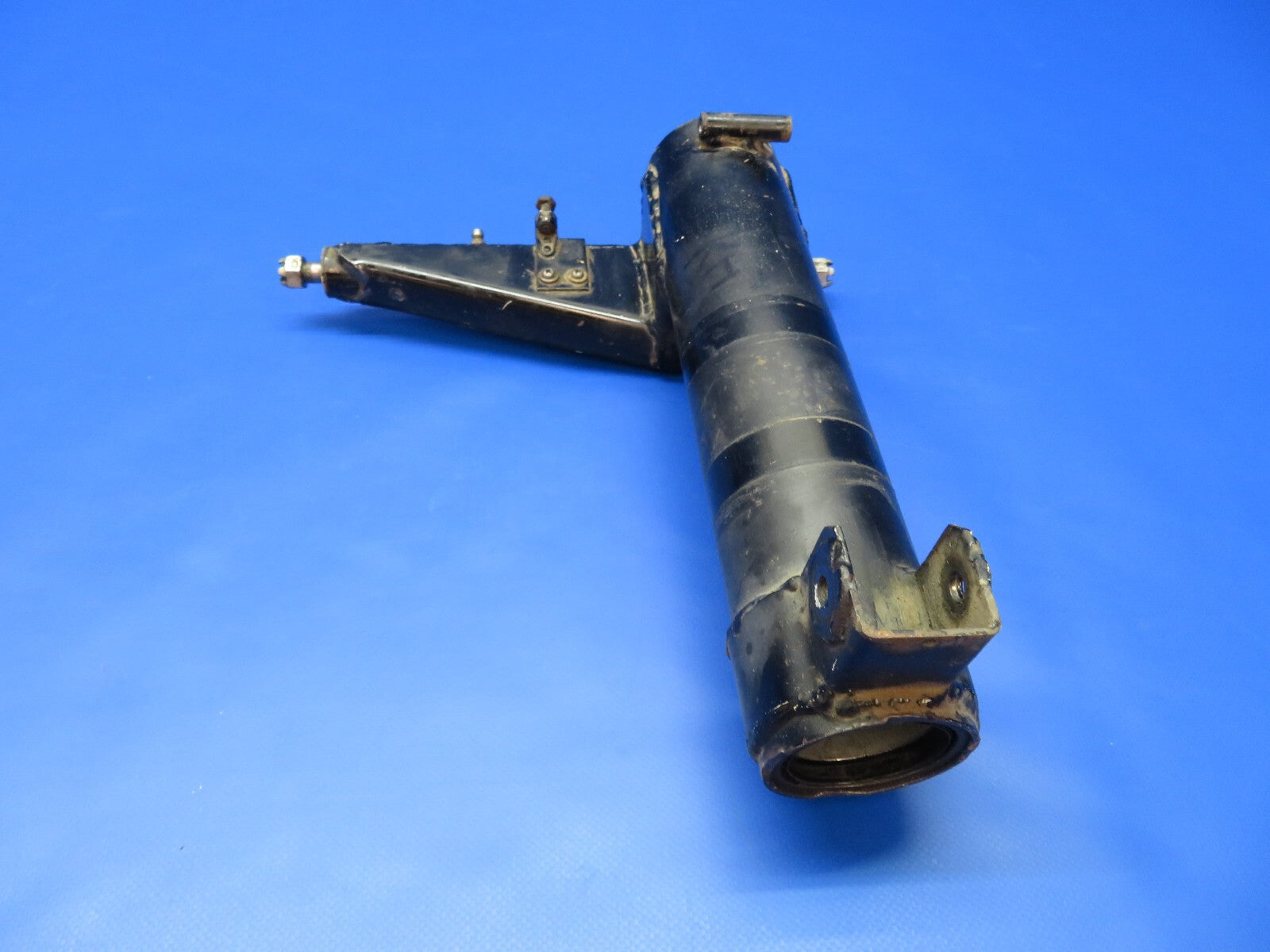 Bellanca 17-30 Viking Upper Main Gear Leg RH P/N 19446-10 (0922-368)1