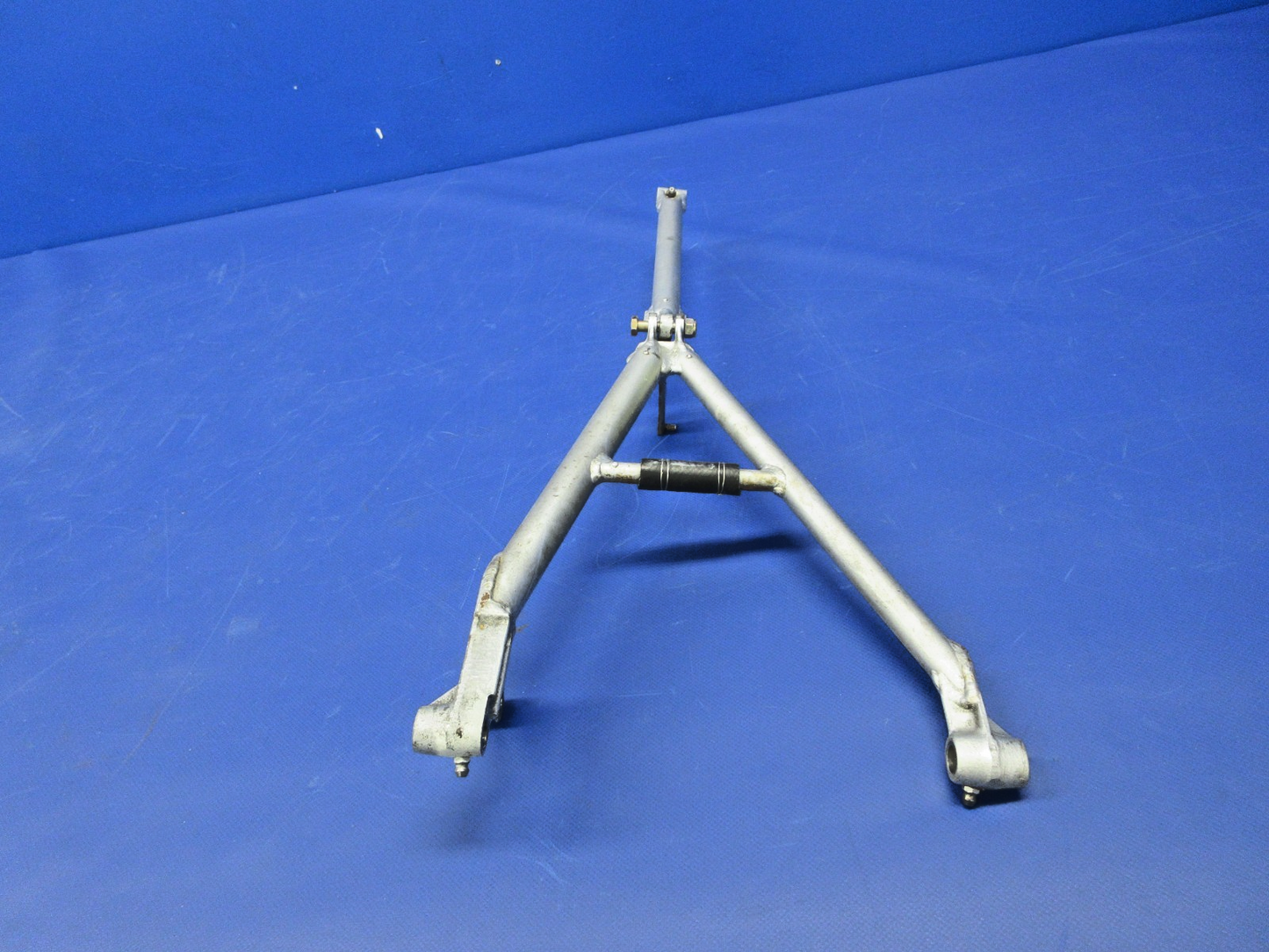 Beech D95A Travel Air Nose Gear Retract Drag Leg + Brace (0326-845)7