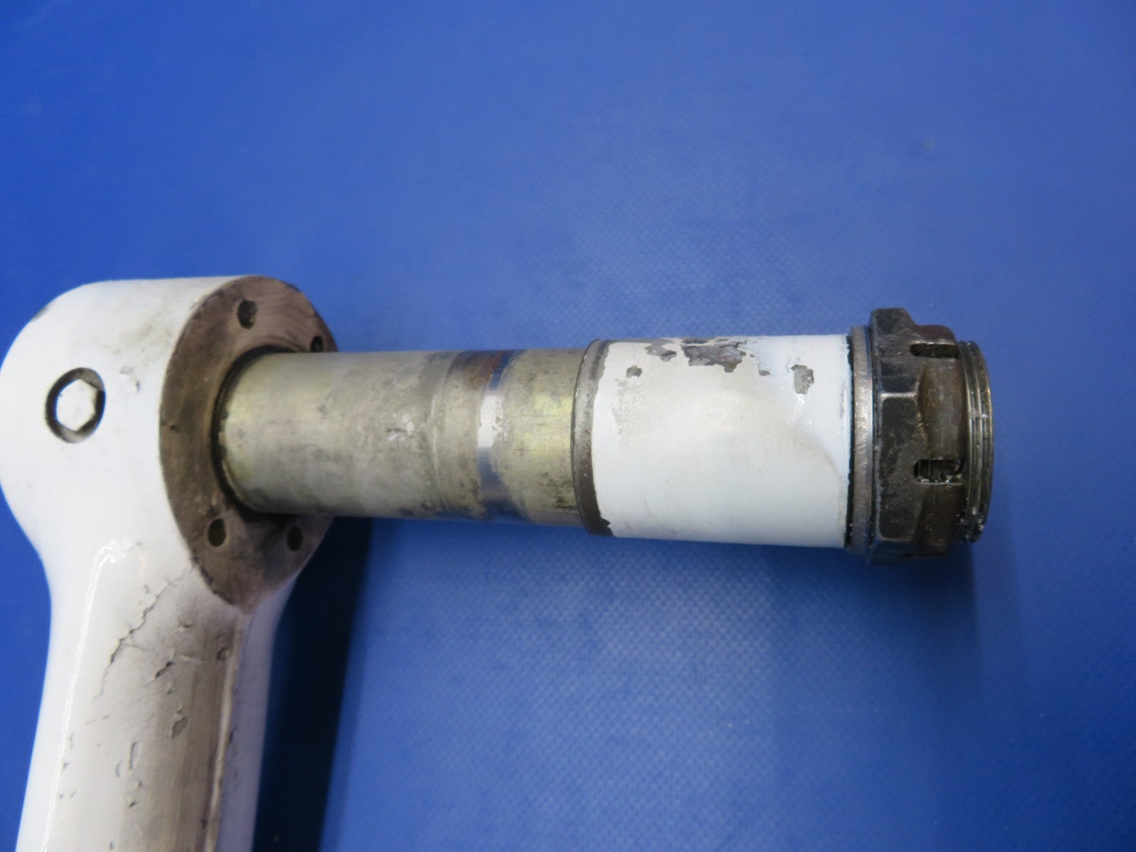 Beech C23 Sundowner Nose Landing Gear P/N 169-810000-661 FOR PARTS (0824-2005)13