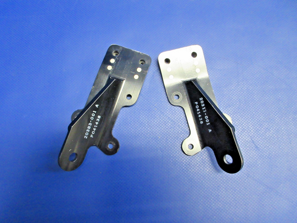 Cirrus SR22 Cabin Door Gas Strut Attach Bracket LH & RH P/N 20311-001 (0926-861)1