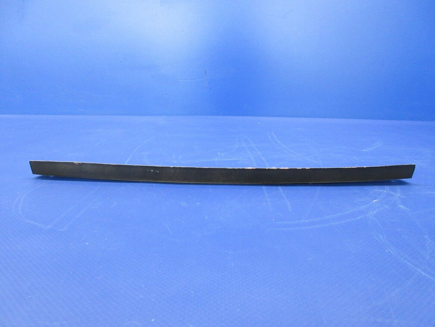 Piper PA-28-181 Co-Pilot Center Window Retainer Top & Sides 76264-00 (1224-2042)
