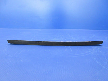 Piper PA-28-181 Co-Pilot Center Window Retainer Top & Sides 76264-00 (1224-2042)