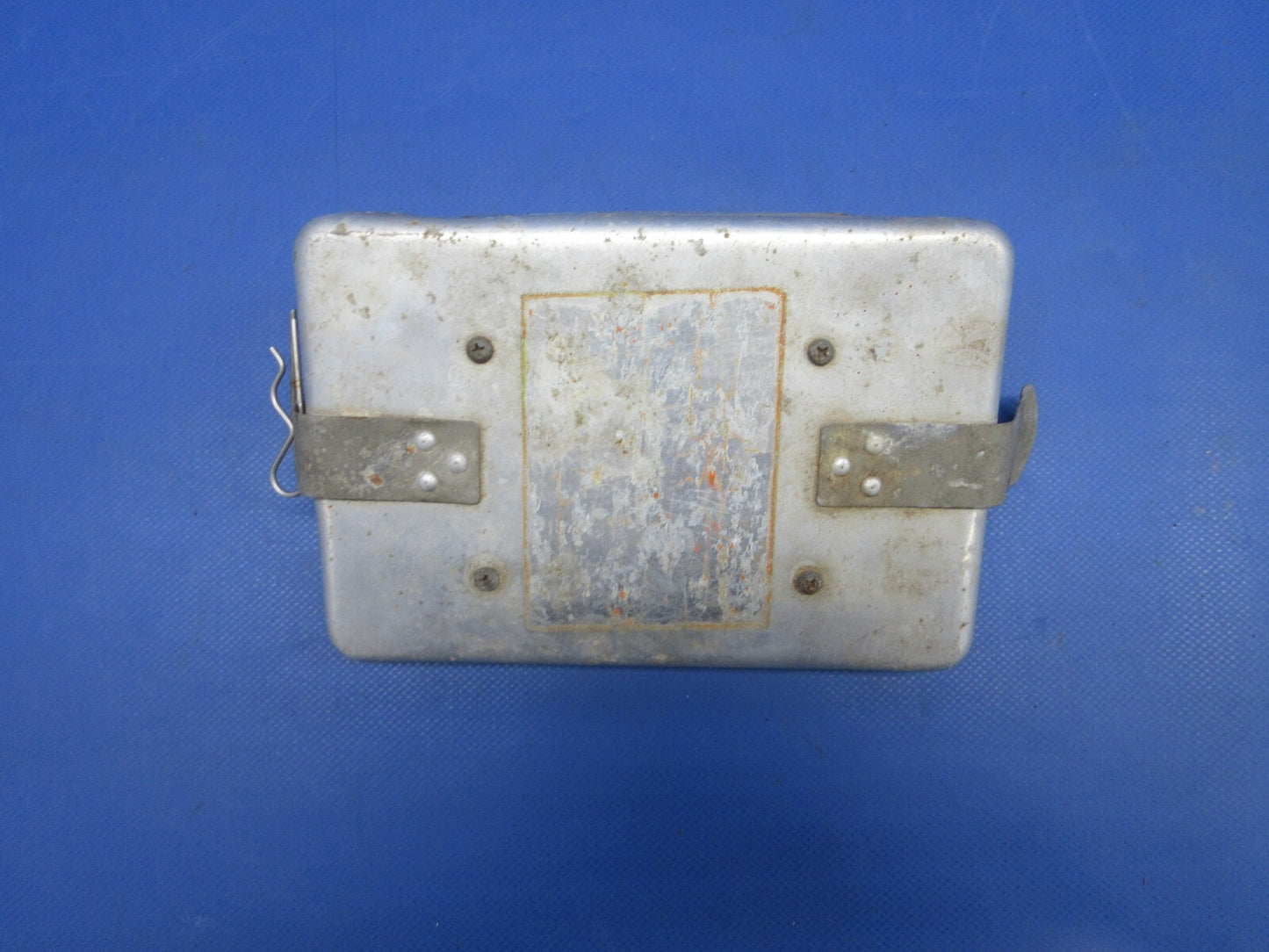 Cessna 175 Battery Box Lid Assy P/N 0413307-21 (0524-1322)1