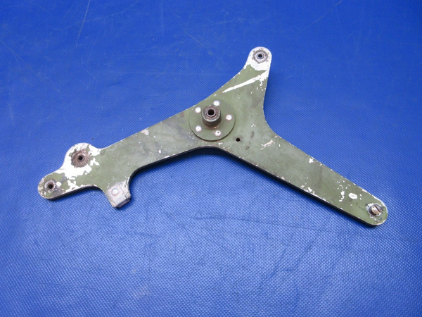 Cessna 337E Skymaster Elevator Bellcrank Assy P/N 1562010-2 (0824-1309)