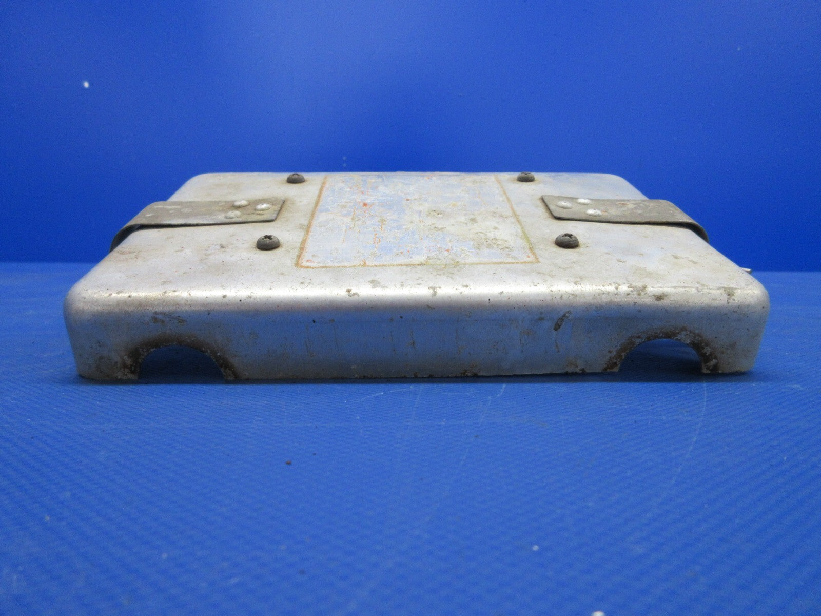 Cessna 175 Battery Box Lid Assy P/N 0413307-21 (0524-1322)4