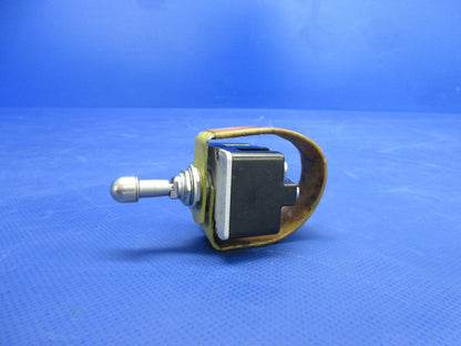 Piper PA24 Toggle Switch & Circuit Breaker LOT 4TL66-1L, MS24658-21  (0826-836)4