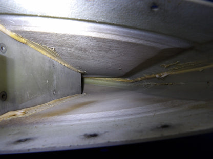 Minor Damage / Cirrus SR22 Left Hand Wing Tip P/N 13380-003 (0926-1241)9