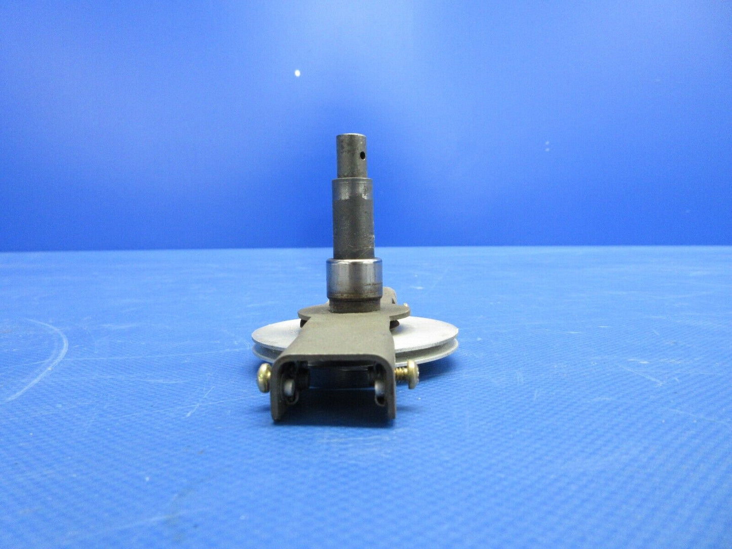 Piper PA-23-235 Rudder Trim Cable Pulley & Crank Assy P/N 18503-000 (0524-1844)
