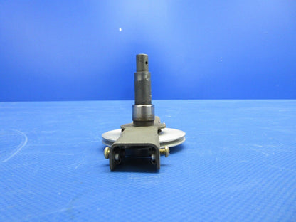 Piper PA-23-235 Rudder Trim Cable Pulley & Crank Assy P/N 18503-000 (0524-1844)