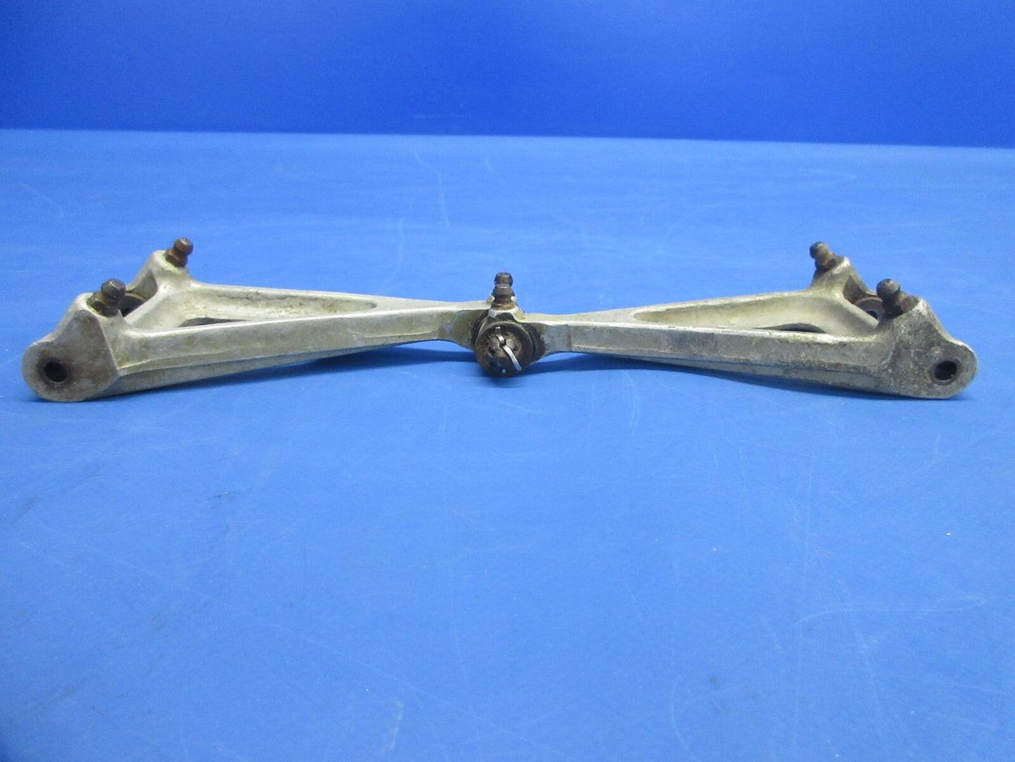 Beech 35 Bonanza Nose Gear Torque Link & Knee P/N 35-825060 (1124-730)2
