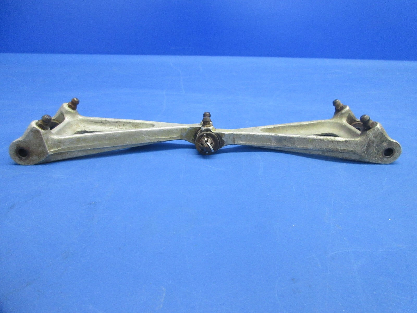 Beech 35 Bonanza Nose Gear Torque Link & Knee P/N 35-825060 (1124-730)2