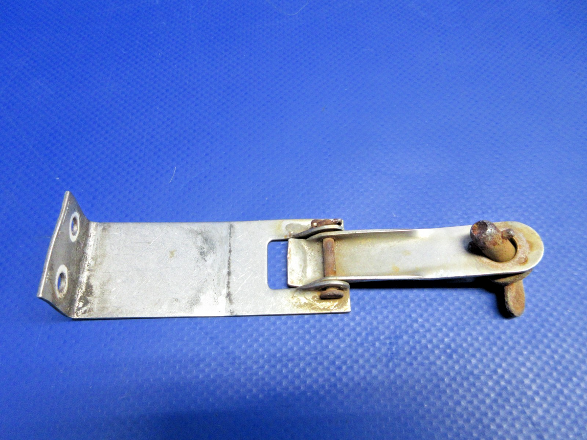 Piper PA-28 Engine Cowl Latch & Fastener P/N 66547-00 (0826-895)3