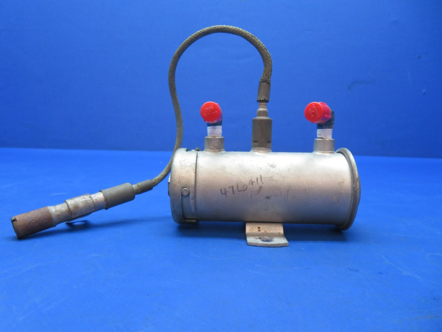 Cessna 401 Bendix Electric Fuel Pump 14V P/N 476411, 574A (0623-357)3